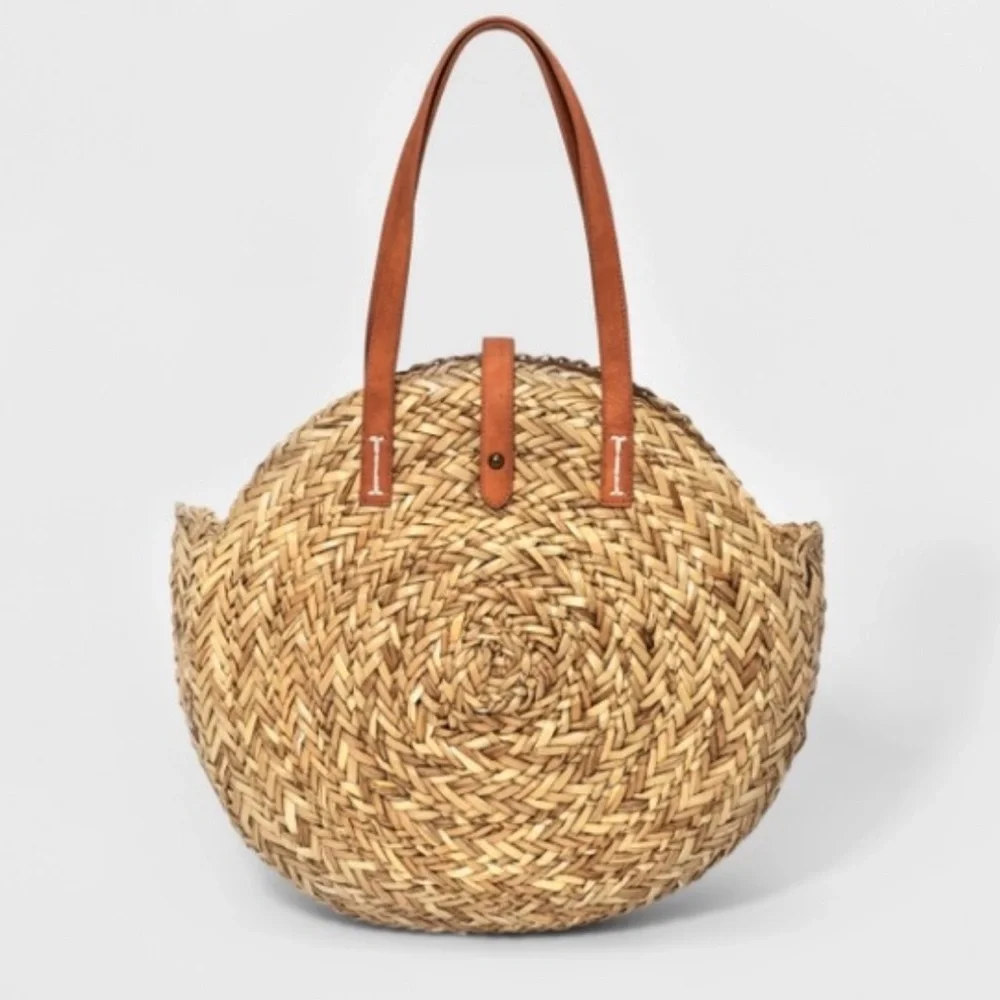 Universal Thread Circular Tan Natural Straw Handbag/Tote. 16”Diameter - Picture 1 of 10
